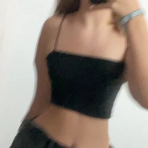 svart topp - svart topp från Shein 