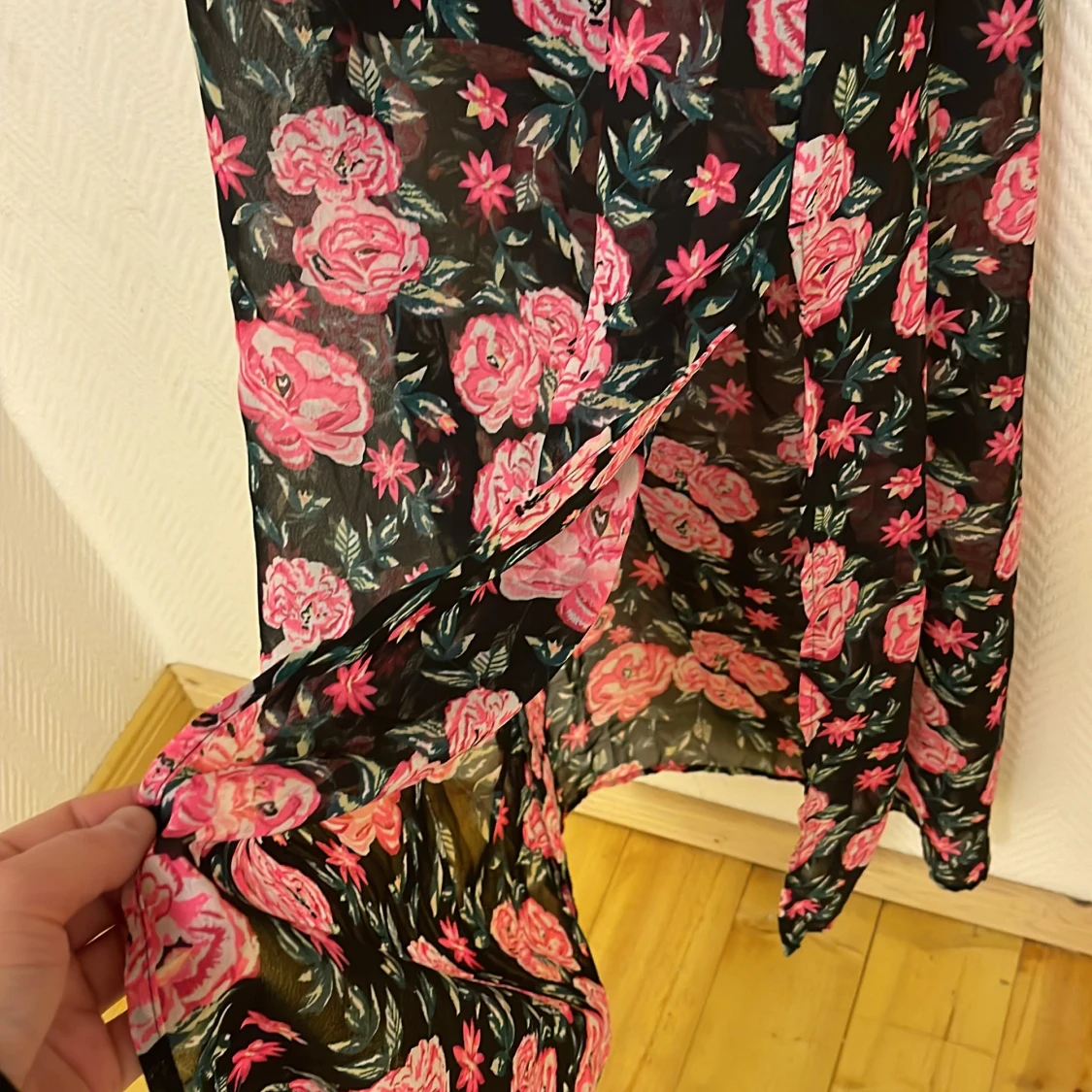 Blommig långklänning - oanvänd  - 90