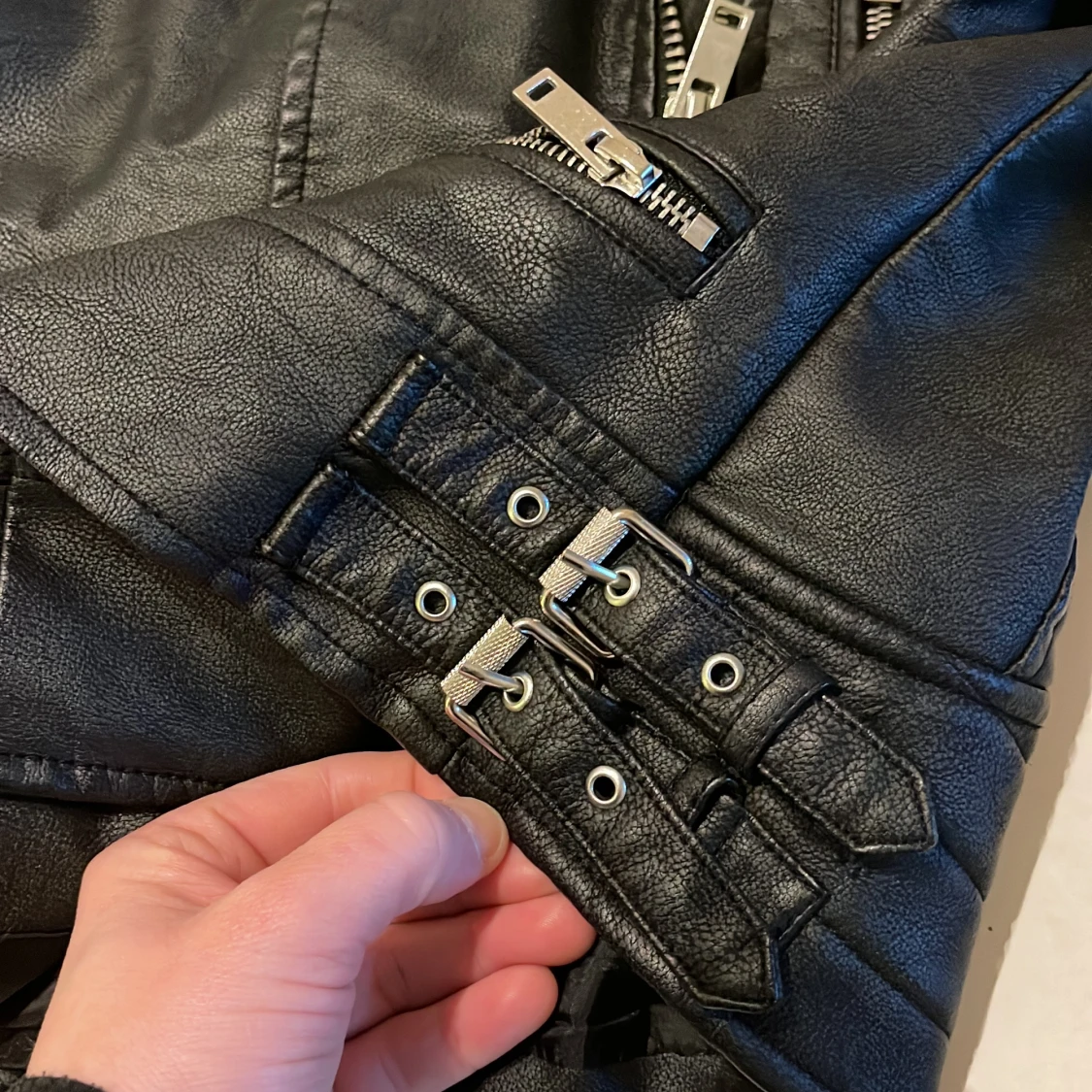 Riktig häftig läderjacka  - 90