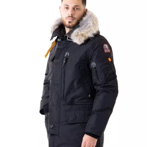 jacka parajumpers - marinblå/mörkblå parajumpers jacka  använts bara 4 månader. köpt från johnells och ny. priset kan diskuteras