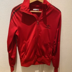 Adidas kofta - Använd men bra skick, inget fel på den 