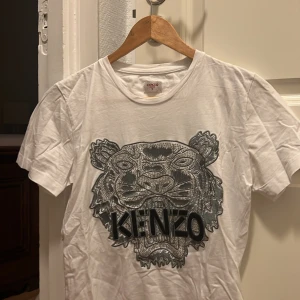 Kenzo t-shirt - Väldigt bra skick Använd några gånger