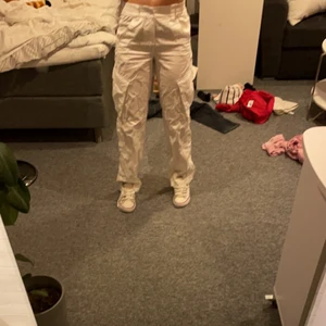 Hm cargopants  - Snygga cargobyxor, lågmidjade