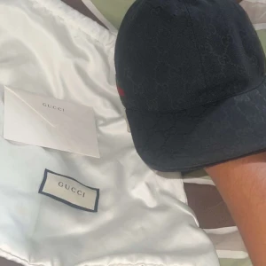 Äkta Gucci keps - Ny Gucci keps tillbehör finns 