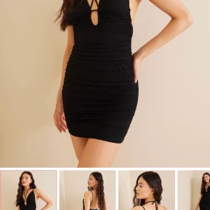 Rania mesh dress - Jätte fin klänning, enbart testad! Köpt i från Nelly. Storlek S