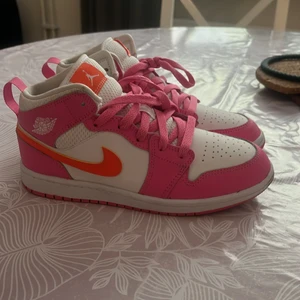 Jordans! ❤️💗 - Helt nya använda 2-3 ggr ❤️ köpta för 1999 ❤️