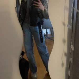 Jeans  - Från monki i strl xs 