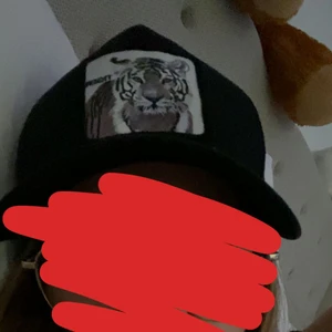 Hatstore - Säljer min tiger keps från hatstore pga att jag inte använder den längre! 💓 Nypris; 399kr 