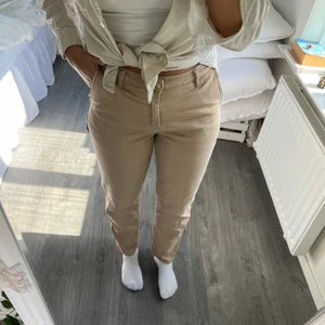 Carhartt byxor  - Säljer mina carhartt byxor i superfint skick, 300 kr i storlek S-M 