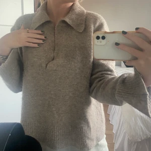 Twist & tango tröja  - Suuuper snygg och skön stickad tröja från twist & tango!!! Perfekt nu inför hösten till en mysig o snygg outfit🍂🍂☠️☠️ (sticks EJ) Nypris:1600kr