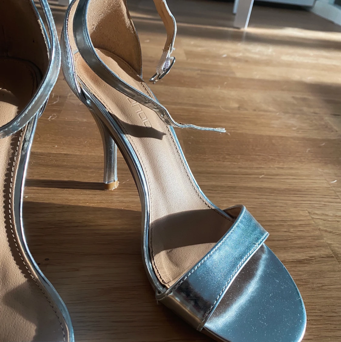 Silvriga klackar - 91