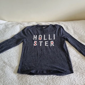 Tröja - Nyskick kloare står för frakt