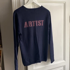 Zadig Voltaire tröja - Jättecool Zadig tröja i storlek M. Jag har använt den max 3 gånger så den är i fint skick! Nypris runt 2000 kr