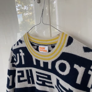 From future kashmirtröja - Säljer min så najs kashmirtröja från From Future. Köpt för cirka ett år sedan för 1700kr och är i en limited edtition modell som är i 100% Kashmir. Det bästa med denna är att den inte alls nopprar så den är som i nyskick. Stolek S/M💕💖💖