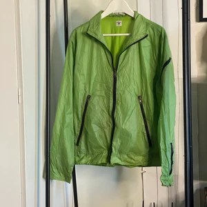 Windbreaker - Vindjacka från Tiger of Sweden i gott skick, många fickor vilket är bra om man gillar att bära med sig massa grejer.