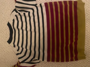 Acne - Väldigt ovanlig acne tröja, använd fåtal gånger, köpt på acne archives för 2700