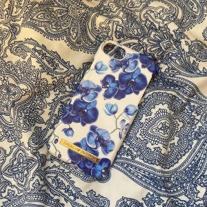 Ideal Of Sweden iPhone 6/6s/7/8 - Ett ideal of Sweden magnetskal. 