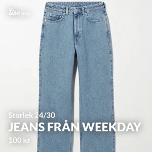 Jeans från WEEKDAY  - Säljer de här jeansen för 70kr+frakt🤍 storlek 24/30