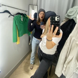 Stickad t shirt - As snygg stickad t shirt som inte kommer till använding! Helt i nyskick!🥰💌