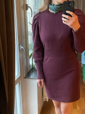 Bomullsklänning storlek s - Hej! Här är en Bomullsklänning från bubbelroom, denne begagnad men i fint skick.   Kan mötas upp i uppsala och stockholm, trevlig dag! 😊