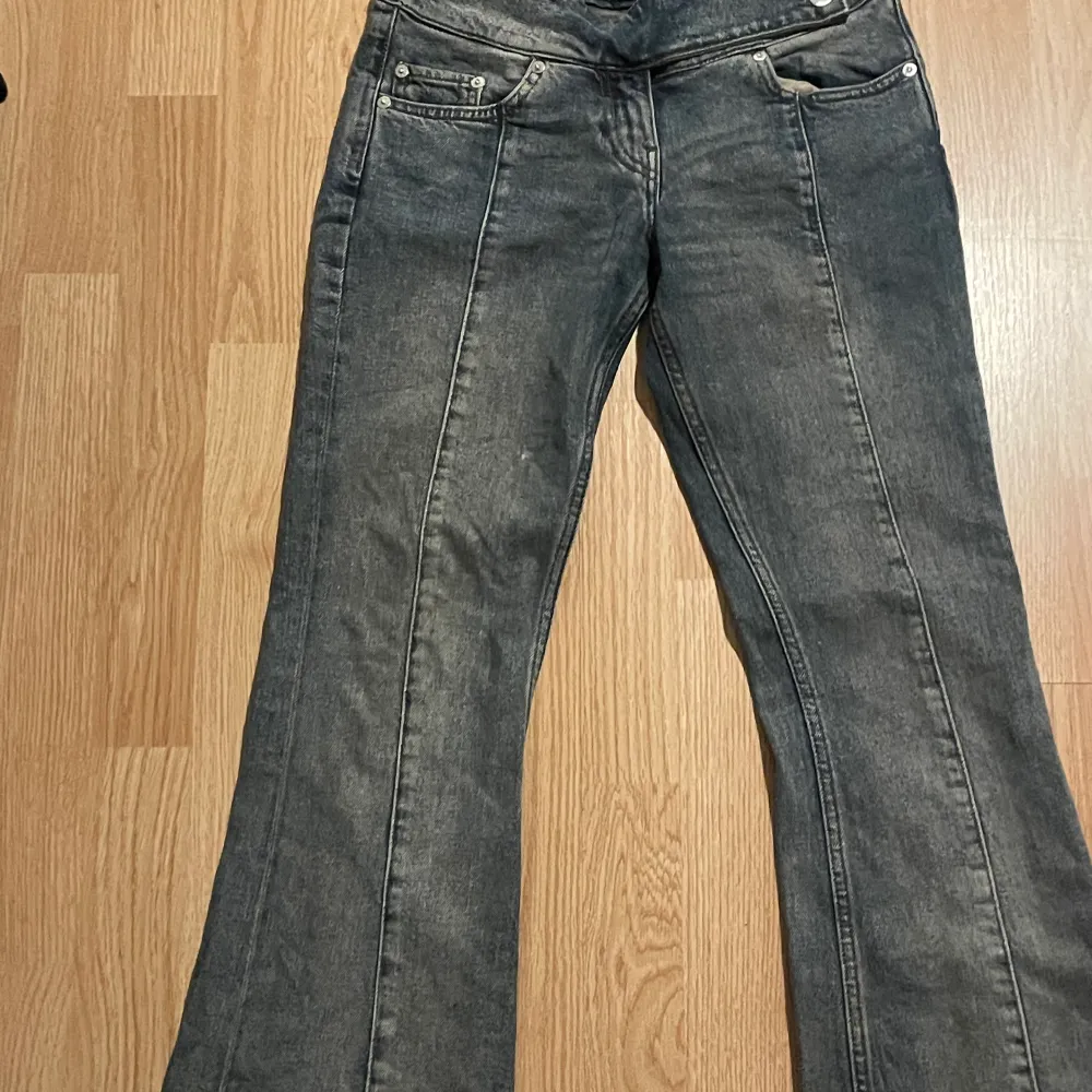 Weekday lågmidjade jeans knappt använda bra skick. W26 och L32. Jeans & Byxor.