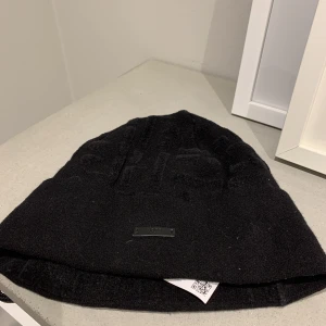 Hugo boss mössa - Säljer Hugo boss one size mössa. Knappt använd. Lika bra skick som en ny. 