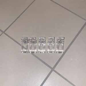 Klipps till polygelnaglar  - 5 stycken klipps som man använder när man göra Polygelnaglar. Använt en  gång. 