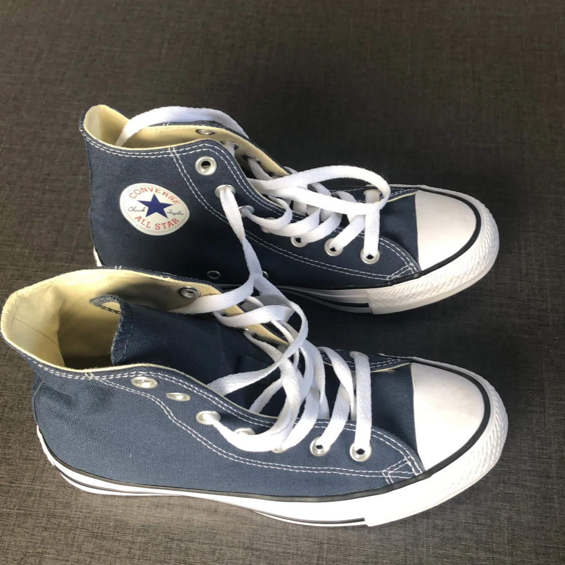 Höga blåa converse