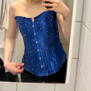 Korsett - Tänkte sälja min fina korsett då den är lite för stor.  Har bara använt den en gång❤️ Kan även skicka bilder privat