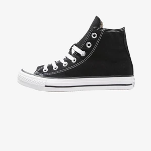 Converse chuck 70 - Säljer dessa trendiga skor, nypris runt 1100, i bra skick❤️