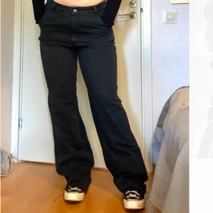 Asos baggy chinos - Från Asos ett par superbaggy chinos i tall-modell. Klippt av i längden lite då de var extremt långa (fortf långa). 