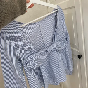 Zara tröja - Söt tröja från Zara i strl M men passar mig som har S. Använd fåtal gånger