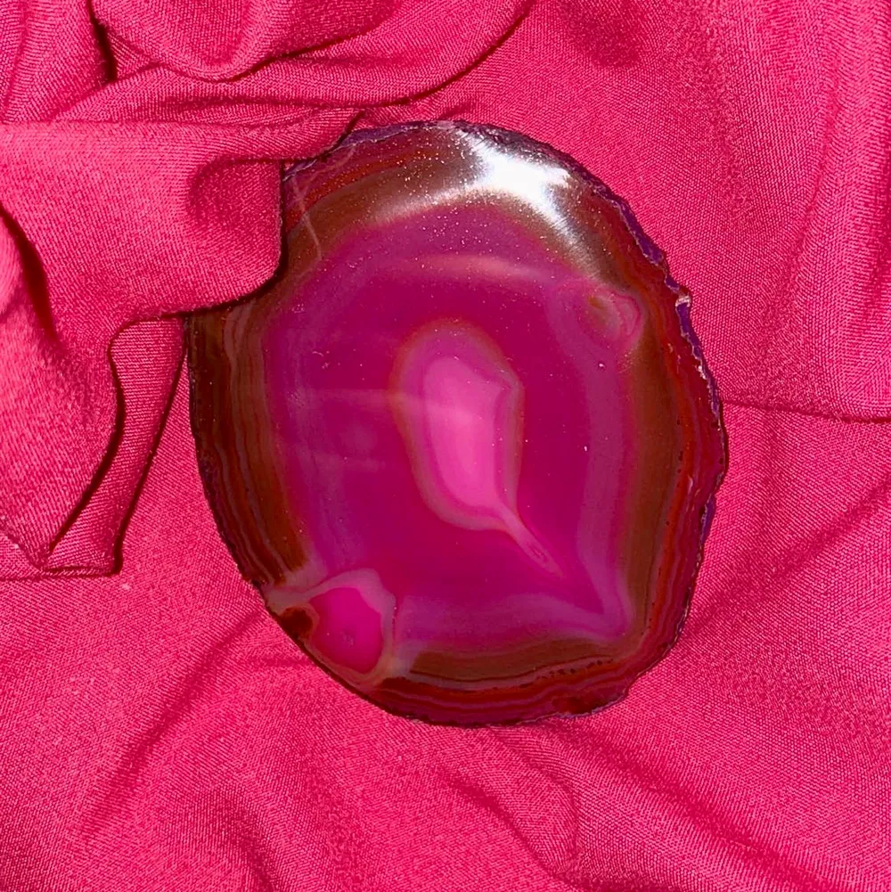 Agatskriva rosa köpt på ohlamoon. Läs mer om den på bild 2 🌸. Övrigt.