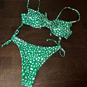 Bikini  - Bikini från shein, supersöt. Aldrig använd och hygienlapp kvar. Strl S. 