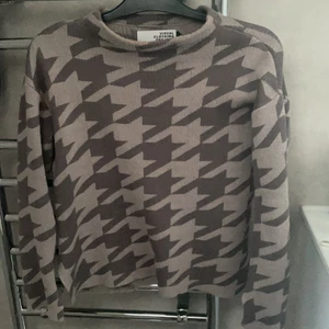 Zara  - Tröja med slits väg ärmslutet. Väldigt fin med bra kvalité