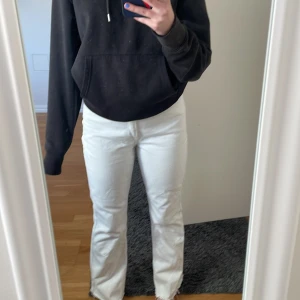 Vita jeans  - Vita jeans ifrån pull and Bear