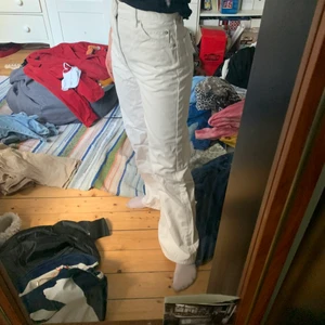 Vita jeans - Använder dem aldrig längre :(