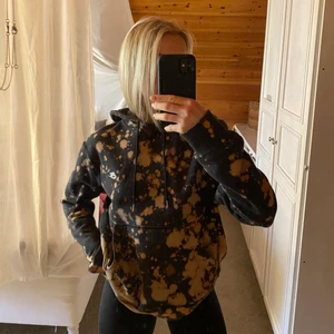 nike hoodie  - batik hoodie ifrån nike. strl M, inga andra dieffekter utom batiken hahah❤️❤️