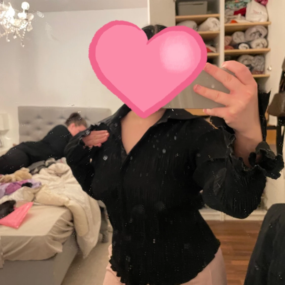 Svart rynkad skjorta - 91