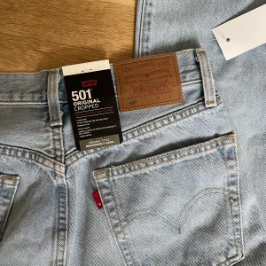 Levis 501  - Helt nya Levi’s 501 i storlek 27/30 med tags på. Säljer pga att de tyvärr är för små för mig 