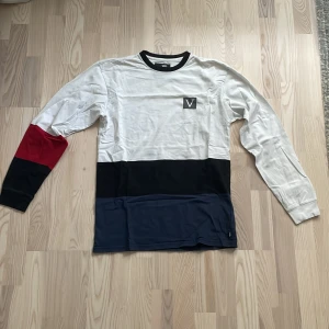 Longsleeve- Vans  - Longsleeve från Vans Använd ett par gånger Fint skick 