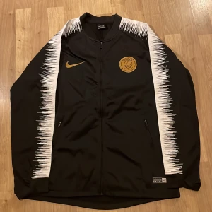 Psg tröja - Detta är en väldigt sällsynt psg kofta/tröja i väldigt fint skick o fina färger