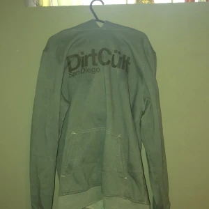 Dirtcült hoodie  - Använd, XL, omfärgad