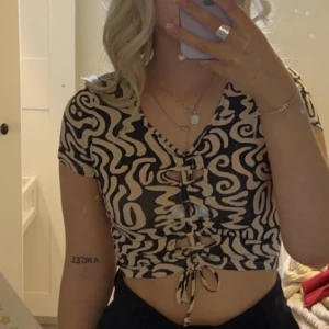 Topp - Fin mönstrad topp🥰 storlek Xs. Säljer för 70kr plus frakt!💕