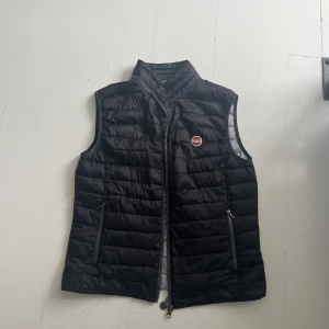 Colmar väst - Fin colmar väst i strlk 54, passar M-L jag är 180