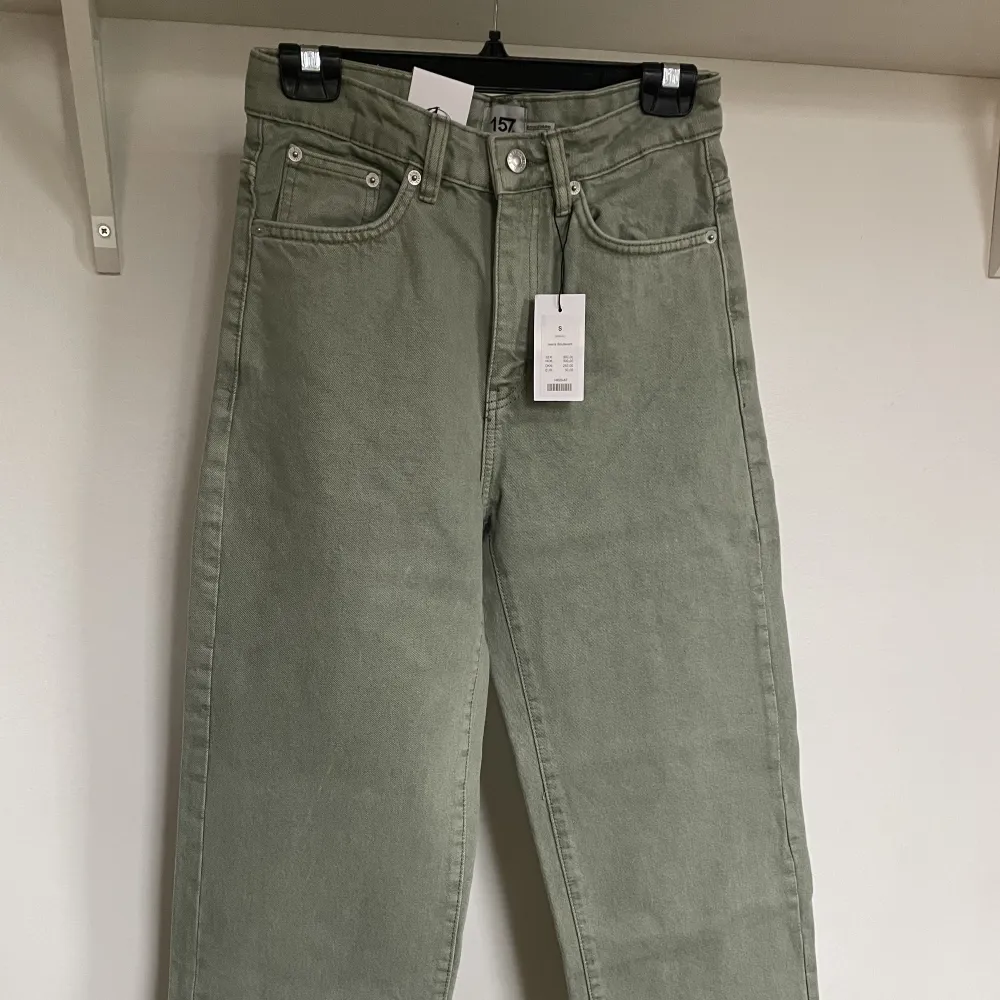 Nya gröna jeans från Lager 157! Storlek S, modell Boulevard!  . Jeans & Byxor.