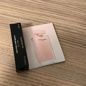 Narciso rodriguez parfym  - Narciso rodriguez parfym miniatyr Perfekt att ha i väskan 