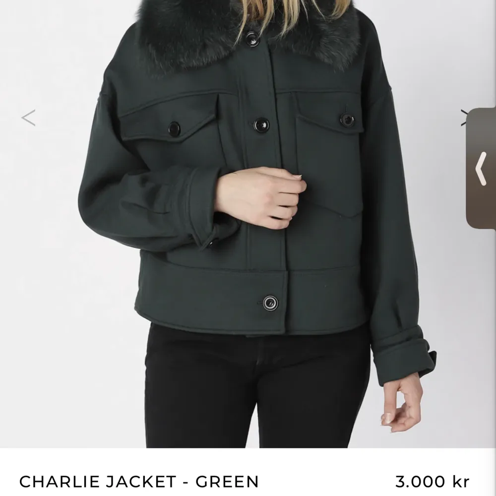 säljer helt oöppnad och oanvänd grön meotine jacka i modellen charlie, grön. storlek S/M som jag säljer (slutsålda överallt) går inte ner i pris då dem är helt oanvända o oöppnade💓 3000kr styck.. Jackor.
