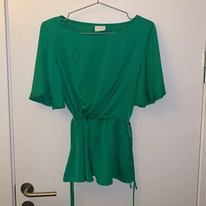 Fin grön topp - Fin grön topp från vila i storlek 36/S. 