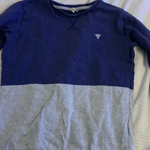 Guess tröja  - Guess tröja tvär snygg 